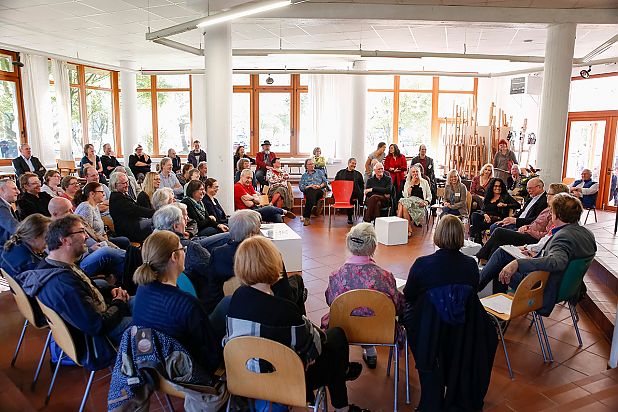 Im Gespräch mit Ottersbergern beim Hochschulfest; © Wenke Wollschläger